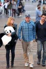 Watch Welcome to the Family Vumoo